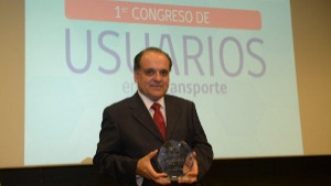 Gerente comercial y de asuntos corporativos de Metro recibe el premio movilidad